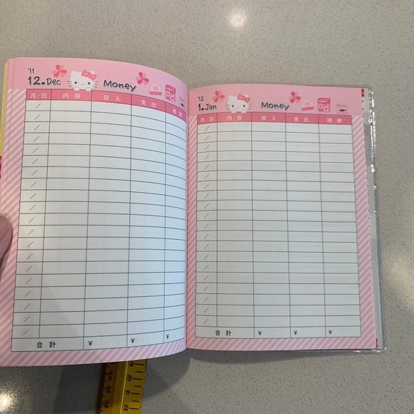 2011 HELLO KITTY PLANNER BRAND NEW - Picture 12 of 13